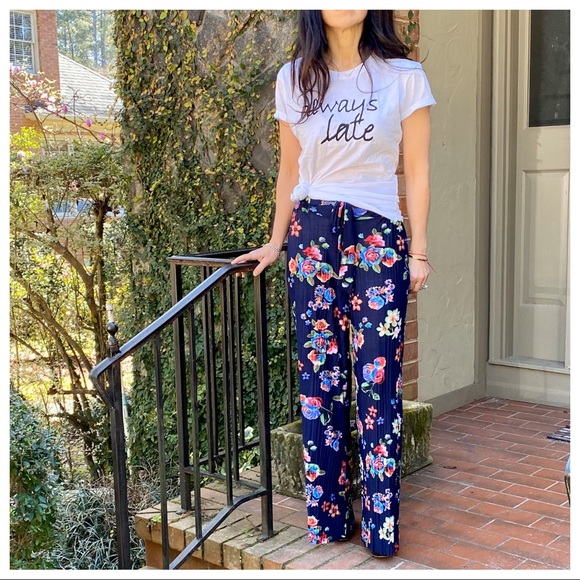 ✨LAST ONE ✨PARIS✨Floral pleated wide leg pants - Picture 3 of 7